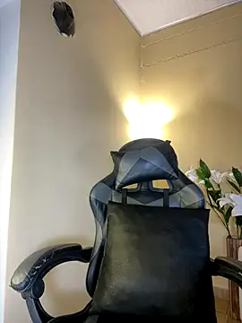 Snapshot of RedVelvet_Dream chatting on November 28, 2025, 9:15 pm RedVelvet Dream online show from November 28, 2025, 9:15 pm