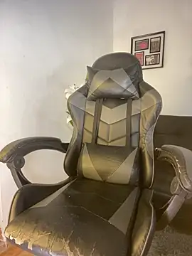 Snapshot of RedVelvet_Dream chatting on November 22, 2025, 8:18 pm RedVelvet Dream online show from November 22, 2025, 8:18 pm