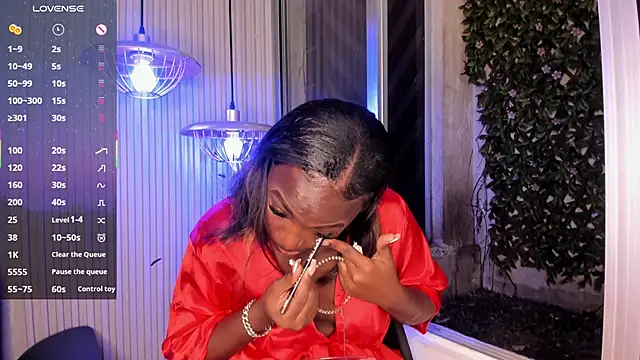 Snapshot of MissMahala_ chatting on October 24, 2025, 7:57 pm MissMahala online show from October 24, 2025, 7:57 pm