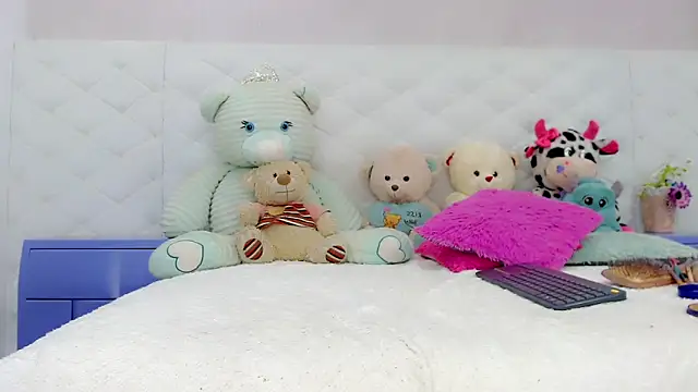 Snapshot of hanna_sweett34 chatting on November 12, 2025, 5:17 pm hanna sweett34 online show from November 12, 2025, 5:17 pm