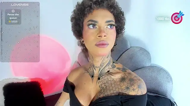 Snapshot of michell_danna chatting on December 3, 2025, 2:12 am michell danna online show from December 3, 2025, 2:12 am