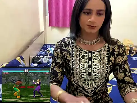 LuvLayla online show from December 3, 2025, 10:31 pm