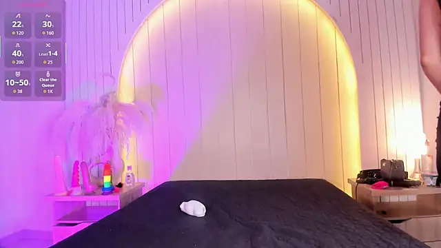 ALICESANDOVAL online show from April 4, 2026, 11:39 am