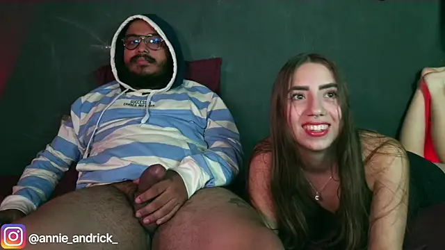 Snapshot of _leda_swan_ chatting on November 8, 2025, 1:03 pm leda swan online show from November 8, 2025, 1:03 pm