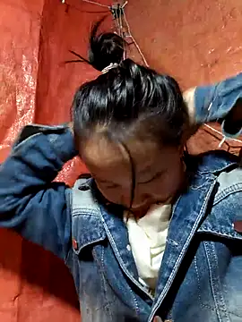 liu-liusexy online show from November 10, 2025, 5:12 am