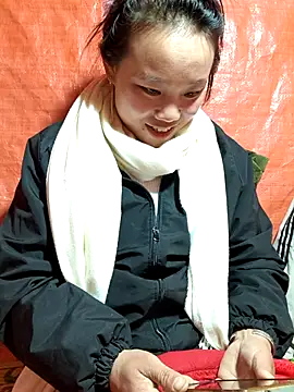 liu-liusexy online show from December 5, 2025, 2:48 pm