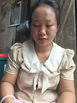 liu-liusexy online show from May 29, 2026, 1:44 am