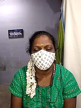 Snapshot of umashreetamil chatting on November 2, 2025, 1:32 am umashreetamil online show from November 2, 2025, 1:32 am