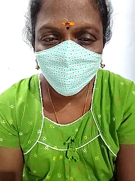 Snapshot of umashreetamil chatting on December 15, 2025, 2:56 pm umashreetamil online show from December 15, 2025, 2:56 pm