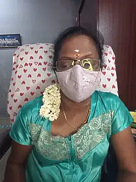 Snapshot of umashreetamil chatting on May 11, 2026, 5:43 pm umashreetamil online show from May 11, 2026, 5:43 pm