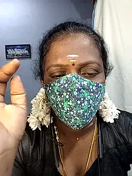 Snapshot of umashreetamil chatting on November 9, 2025, 1:04 pm umashreetamil online show from November 9, 2025, 1:04 pm