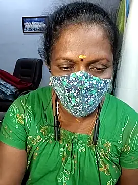 Snapshot of umashreetamil chatting on November 6, 2025, 4:33 pm umashreetamil online show from November 6, 2025, 4:33 pm