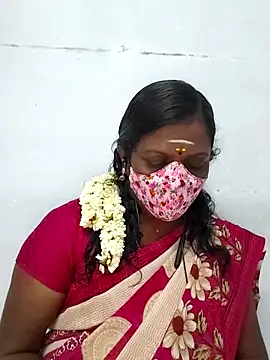 Snapshot of umashreetamil chatting on November 14, 2025, 1:37 pm umashreetamil online show from November 14, 2025, 1:37 pm