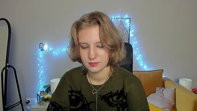 Hailey Foxy online show from October 1, 2025, 8:52 am