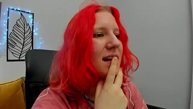 Snapshot of Hailey_Foxy chatting on April 20, 2026, 1:56 pm Hailey Foxy online show from April 20, 2026, 1:56 pm