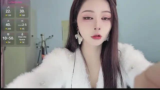 Snapshot of Sue101010 chatting on December 1, 2025, 10:54 pm Sue101010 online show from December 1, 2025, 10:54 pm