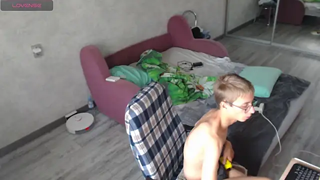 Snapshot of glasses_cat chatting on September 14, 2025, 2:50 pm glasses cat online show from September 14, 2025, 2:50 pm