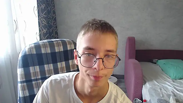 Snapshot of glasses_cat chatting on September 20, 2025, 9:36 am glasses cat online show from September 20, 2025, 9:36 am