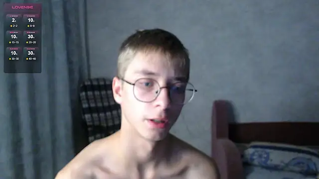 Snapshot of glasses_cat chatting on October 24, 2025, 11:26 pm glasses cat online show from October 24, 2025, 11:26 pm