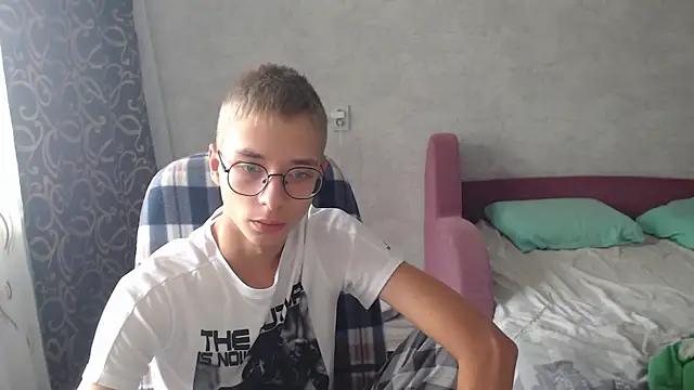 Snapshot of glasses_cat chatting on September 23, 2025, 7:48 am glasses cat online show from September 23, 2025, 7:48 am