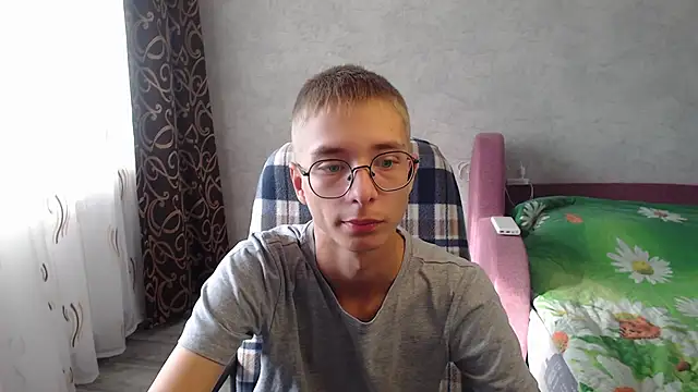 Snapshot of glasses_cat chatting on September 15, 2025, 7:31 am glasses cat online show from September 15, 2025, 7:31 am