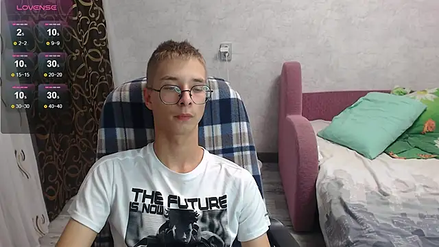 Snapshot of glasses_cat chatting on September 21, 2025, 5:18 pm glasses cat online show from September 21, 2025, 5:18 pm