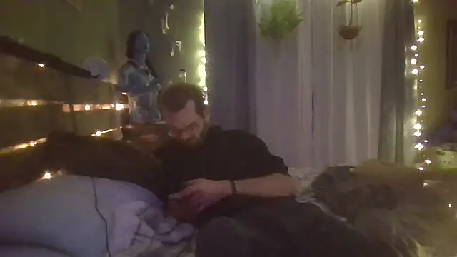 hungspundick1 online show from December 22, 2025, 2:01 am