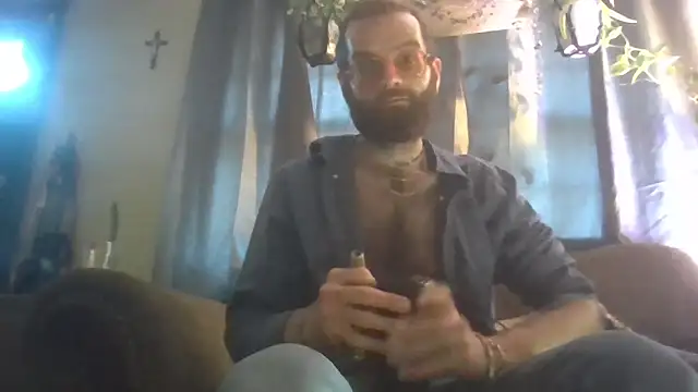 hungspundick1 online show from November 17, 2025, 1:04 pm