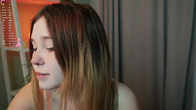 Snapshot of Lina_Glow chatting on November 26, 2025, 6:46 am Lina Glow online show from November 26, 2025, 6:46 am