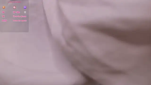 Lina Glow online show from April 7, 2026, 6:59 am