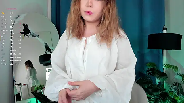 Snapshot of Lina_Glow chatting on October 28, 2025, 6:45 am Lina Glow online show from October 28, 2025, 6:45 am