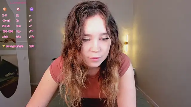 Snapshot of Lina_Glow chatting on May 31, 2026, 7:03 am Lina Glow online show from May 31, 2026, 7:03 am