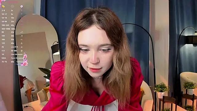 Snapshot of Lina_Glow chatting on September 12, 2025, 6:35 am Lina Glow online show from September 12, 2025, 6:35 am