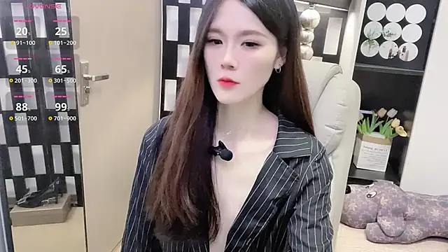 Snapshot of Yueyue-MM chatting on November 28, 2025, 2:06 pm Yueyue-MM online show from November 28, 2025, 2:06 pm