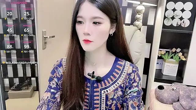 Snapshot of Yueyue-MM chatting on November 18, 2025, 1:25 pm Yueyue-MM online show from November 18, 2025, 1:25 pm