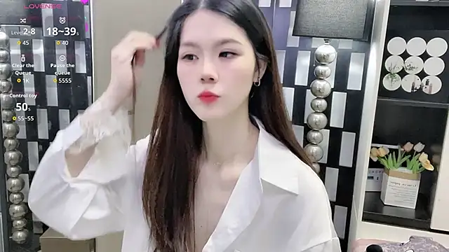 Snapshot of Yueyue-MM chatting on October 23, 2025, 12:20 am Yueyue-MM online show from October 23, 2025, 12:20 am