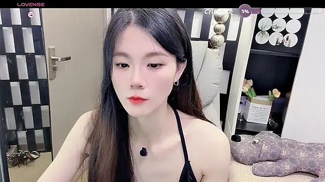 Yueyue-MM online show from July 8, 2026, 2:51 pm