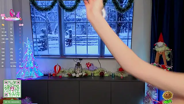 ElfredaTupy online show from December 16, 2025, 7:07 pm