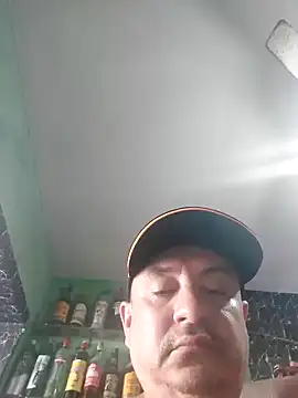 Snapshot of andrerj22 chatting on October 24, 2025, 6:18 pm andrerj22 online show from October 24, 2025, 6:18 pm