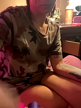 Snapshot of d3luluxx chatting on November 1, 2025, 6:46 pm d3luluxx online show from November 1, 2025, 6:46 pm