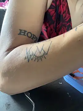 Snapshot of d3luluxx chatting on November 14, 2025, 7:17 pm d3luluxx online show from November 14, 2025, 7:17 pm