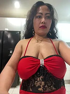 Snapshot of Lindarossyta chatting on July 25, 2026, 6:36 pm Lindarossyta online show from July 25, 2026, 6:36 pm