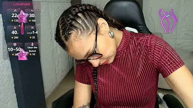 Miah Jones r  online show from September 12, 2025, 12:38 pm