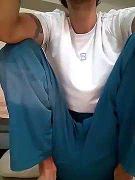 Alejandro92 cali online show from February 11, 2026, 2:28 pm