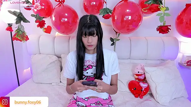 Snapshot of foxybunny chatting on February 17, 2026, 4:54 am foxybunny online show from February 17, 2026, 4:54 am