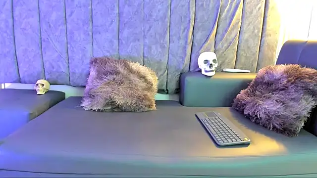 Rowan Mills online show from September 28, 2025, 9:11 pm