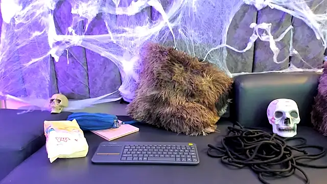 Rowan Mills online show from October 8, 2025, 8:20 pm