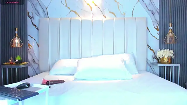 Snapshot of AariaLove chatting on November 21, 2025, 5:01 pm AariaLove online show from November 21, 2025, 5:01 pm