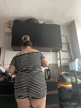 bruna438 online show from February 25, 2026, 12:38 pm