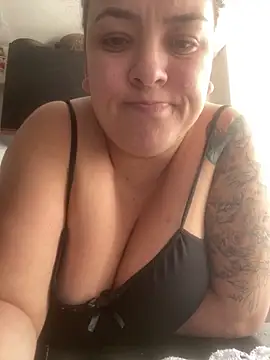 bruna438 online show from June 4, 2026, 12:32 pm